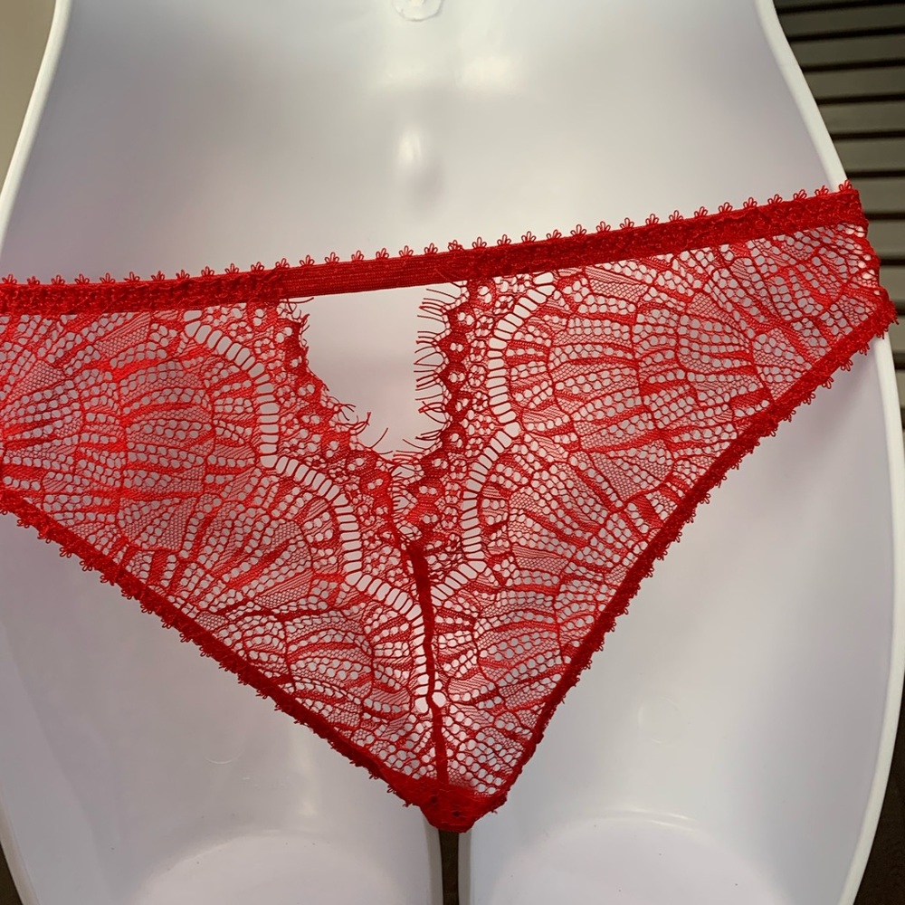 Maison Close Red Lace Panties - Picture 4 of 8